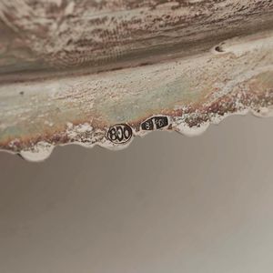 Salsiera. Argento fuso e sagomato. Argenteria italiana del XX secolo. Bollo con fascio littorio in uso dal 1935 al 1945, bollo dell'argentiere consunto  - Asta Argenti | Cambi TIME - Associazione Nazionale - Case d'Asta italiane