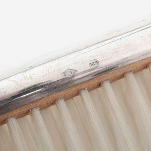 Porta grissini in argento, Alessandria e set leva briciole composto da paletta e spazzola in argento. Argentiere Castaudi & Gautero, Vercelli  - Asta Argenti | Cambi TIME - Associazione Nazionale - Case d'Asta italiane