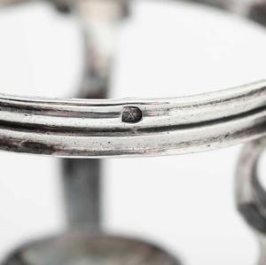 Due saliere in argento con vaschette in vetro blu cobalto. Italia XX secolo. Bolli camerali romani non pertinenti  - Asta Argenti | Cambi TIME - Associazione Nazionale - Case d'Asta italiane