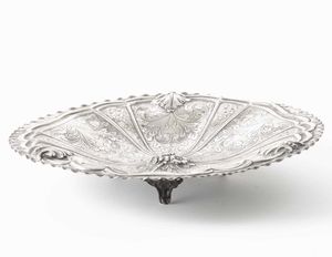 Alzata in argento fuso, sbalzato e cesellato. Argenteria italiana del XX secolo  - Asta Argenti | Cambi TIME - Associazione Nazionale - Case d'Asta italiane