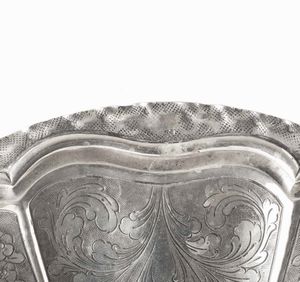 Alzata in argento fuso, sbalzato e cesellato. Argenteria italiana del XX secolo  - Asta Argenti | Cambi TIME - Associazione Nazionale - Case d'Asta italiane