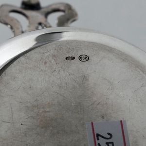 Lotto in argento composto da un coppetta, un tastevin e una scatoletta. Argenteria italiana del XX secolo. Argentieri differenti  - Asta Argenti | Cambi TIME - Associazione Nazionale - Case d'Asta italiane