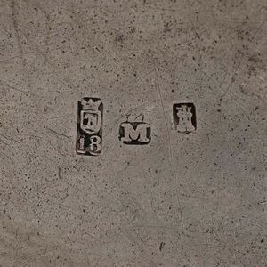 Tre vassoietti rettangolari diversi in argento. Varie manifatture del XX secolo  - Asta Argenti | Cambi TIME - Associazione Nazionale - Case d'Asta italiane