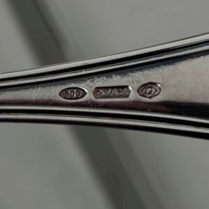 Servizio da bambino in argento composto da forchetta, coltello e cucchiaio. Argenteria veneta del XX-XXI secolo  - Asta Argenti | Cambi TIME - Associazione Nazionale - Case d'Asta italiane