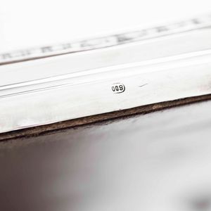 Presentoire in argento e specchio. Argenteria italiana del XX secolo. Bollo dell'argentiere consunto e di difficile lettura  - Asta Argenti | Cambi TIME - Associazione Nazionale - Case d'Asta italiane