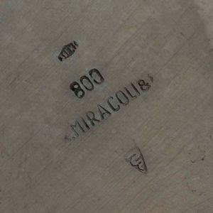 Cioccolatiera e scatola in argento fuso, sbalzato e cesellato. Argenteria milanese del XX secolo. Argentiere Miracoli  - Asta Argenti | Cambi TIME - Associazione Nazionale - Case d'Asta italiane