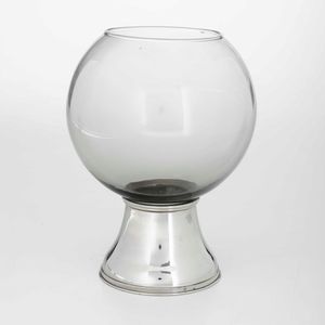 Vaso in vetro poggiante su base in argento, Italia XX secolo  - Asta Argenti | Cambi TIME - Associazione Nazionale - Case d'Asta italiane