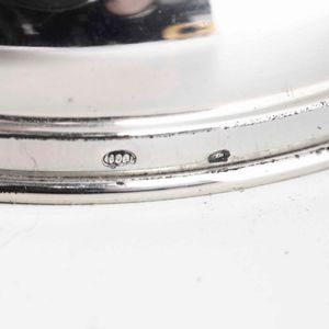 Vaso in vetro poggiante su base in argento, Italia XX secolo  - Asta Argenti | Cambi TIME - Associazione Nazionale - Case d'Asta italiane