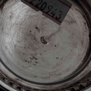 Servizio da t e caff con vassoio in argento e legno sagomato ed ebanizzato. Argenteria italiana del XX secolo. Argentiere Guerci Alessandria  - Asta Argenti | Cambi TIME - Associazione Nazionale - Case d'Asta italiane