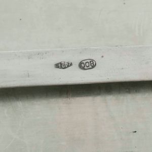 Portasigarette in argento fuso e cesellato. Argenteria italiana del XX secolo, bollo dell'argentiere consunto  - Asta Argenti | Cambi TIME - Associazione Nazionale - Case d'Asta italiane