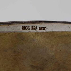 Due portasigarette in argento fuso e sbalzato. Argenteria italiana della prima met del XX secolo  - Asta Argenti | Cambi TIME - Associazione Nazionale - Case d'Asta italiane