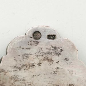 Bacile centrotavola in argento fuso, sbalzato e cesellato. Argenteria italiana della prima met� del XX secolo  - Asta Argenti | Cambi TIME - Associazione Nazionale - Case d'Asta italiane