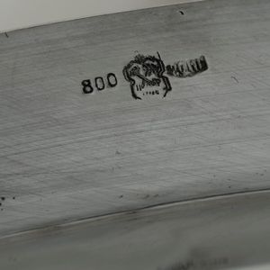 Legumiera e salsiera in argento. Legumiera argenteria milanese del XX secolo. Argentiere Ilario Pradella per Zendrini, Torino; salsiera con bolli consunti  - Asta Argenti | Cambi TIME - Associazione Nazionale - Case d'Asta italiane