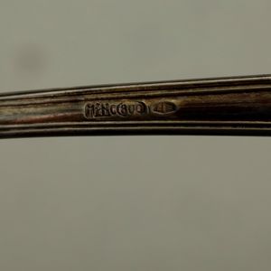 Set di posate per bambino entro custodia. Argento fuso e sagomato. Argenteria italiana della prima met del XX secolo. Marchio con fascio littorio in uso dal 1935 al 1945. Argentiere Clementi Bologna  - Asta Argenti | Cambi TIME - Associazione Nazionale - Case d'Asta italiane