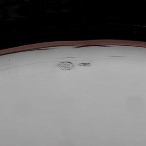 Coppia di sottopiatti in argento. Argenteria veneta del XX-XXI secolo, Padova  - Asta Argenti | Cambi TIME - Associazione Nazionale - Case d'Asta italiane