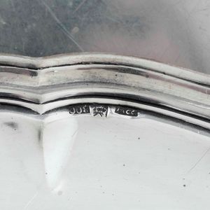 Lotto di sedici vassoi in argento diversi. Argenteria italiana della prima met del XX secolo. Argentiere Cesa, Alessandria  - Asta Argenti | Cambi TIME - Associazione Nazionale - Case d'Asta italiane