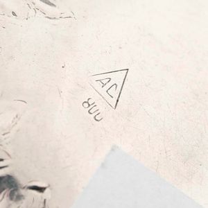 Lotto composto da una coppia di salerine in argento con cucchiaini, 6 vassoietti in argento e 1 boccettina in metallo. Differenti manifatture del XX secolo  - Asta Argenti | Cambi TIME - Associazione Nazionale - Case d'Asta italiane