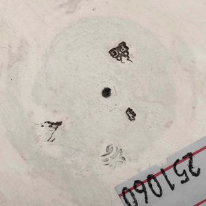 Lotto composto da tre scatole con coperchio di forma circolare. Argento fuso. Differenti epoche e manifatture, una Londra 1902, uno Francia XVIII-XIX secolo  - Asta Argenti | Cambi TIME - Associazione Nazionale - Case d'Asta italiane