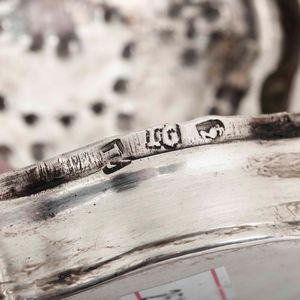 Lotto in argento composto da quattro scatole con coperchio, un vassoio, vaschetta con portacandele. Differenti epoche e manifatture  - Asta Argenti | Cambi TIME - Associazione Nazionale - Case d'Asta italiane