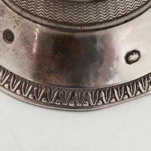 Lotto composto da una lampada ad olio, un portacandela e una campanella in argento  - Asta Argenti | Cambi TIME - Associazione Nazionale - Case d'Asta italiane