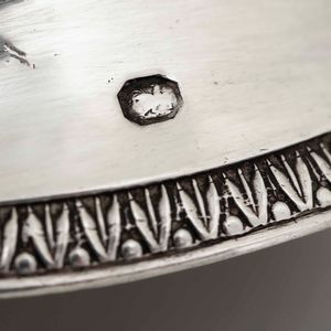 Lotto composto da una lampada ad olio, un portacandela e una campanella in argento  - Asta Argenti | Cambi TIME - Associazione Nazionale - Case d'Asta italiane