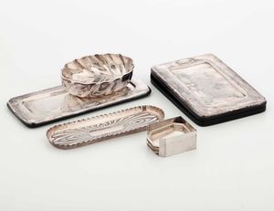 Lotto di oggetti in argento. Argenteria italiana e inglese del XX secolo  - Asta Argenti | Cambi TIME - Associazione Nazionale - Case d'Asta italiane