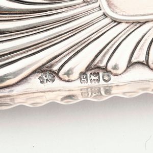 Lotto di oggetti in argento. Argenteria italiana e inglese del XX secolo  - Asta Argenti | Cambi TIME - Associazione Nazionale - Case d'Asta italiane