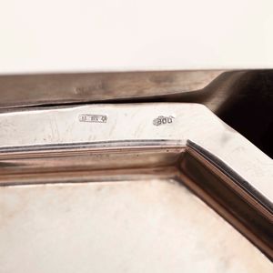 Lotto di oggetti in argento. Argenteria italiana e inglese del XX secolo  - Asta Argenti | Cambi TIME - Associazione Nazionale - Case d'Asta italiane