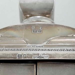 Portasigarette in argento. Argenteria inglese del XX secolo, bollo della citt di Londra  - Asta Argenti | Cambi TIME - Associazione Nazionale - Case d'Asta italiane