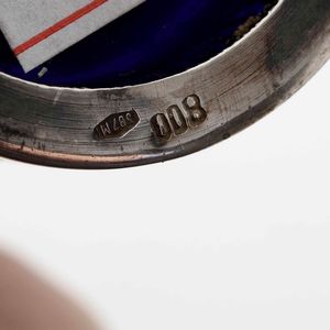 Lotto di saliere tra cui una saliera con conchiglia ed una con vetro blu in metallo e argento. Varie manifatture del XX secolo  - Asta Argenti | Cambi TIME - Associazione Nazionale - Case d'Asta italiane