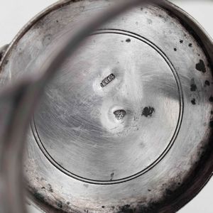 Oliera in argento fuso, sagomato, traforato e cesellato.  - Asta Argenti | Cambi TIME - Associazione Nazionale - Case d'Asta italiane