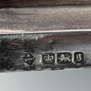 Lampada in argento fuso. Bollo della citt� di Sheffield per l'anno 1899  - Asta Argenti | Cambi TIME - Associazione Nazionale - Case d'Asta italiane