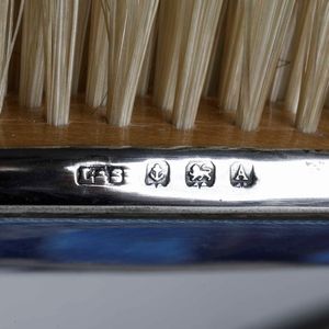 Servizio da toilette in argento e smalto. Bollo della citt di Birmingham per l'anno 1925  - Asta Argenti | Cambi TIME - Associazione Nazionale - Case d'Asta italiane