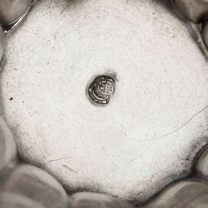 Lotto composto da alzata biansata e ciotola sagomata. Argento fuso, sbalzato e cesellato. Impero austro ungarico XIX secolo  - Asta Argenti | Cambi TIME - Associazione Nazionale - Case d'Asta italiane