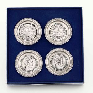 Quattro piattini con monete francesi in argento. XIX-XX secolo  - Asta Argenti | Cambi TIME - Associazione Nazionale - Case d'Asta italiane