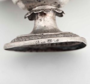 Cinque saliere in argento sbalzato e cesellato. Danimarca (?) XIX secolo  - Asta Argenti | Cambi TIME - Associazione Nazionale - Case d'Asta italiane