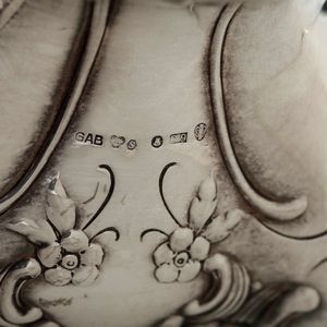 Coppia di candelieri. Argento fuso e sagomato. Svezia met del XX secolo  - Asta Argenti | Cambi TIME - Associazione Nazionale - Case d'Asta italiane