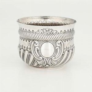 Ciotola. Argento fuso, sbalzato e cesellato. Mosca 1887, argentiere KA-TS (non identificato)  - Asta Argenti | Cambi TIME - Associazione Nazionale - Case d'Asta italiane