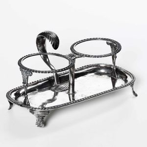 Porta ampolle. Argento fuso, sbalzato e cesellato. Sanpietroburgo XIX secolo  - Asta Argenti | Cambi TIME - Associazione Nazionale - Case d'Asta italiane