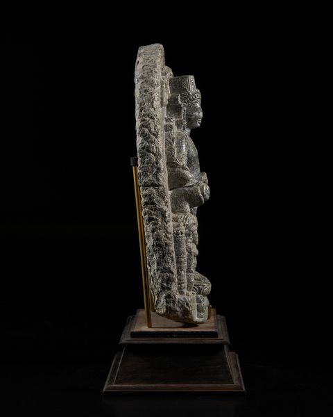 Arte Cinese : Scultura in bronzo dorato raffigurante Avalokitesvara. Cina, dinastia Ming. XVI secolo.  - Asta Asta 392 | ARTE ORIENTALE E ISLAMICA - ARTE AFRICANA, OCEANICA E DELLE AMERICHE - EAST AND SOUTH: ASIAN, ISLAMIC, INDIAN AND ETHNOGRAPIC ART Online - Associazione Nazionale - Case d'Asta italiane