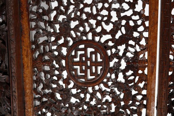 Arte Cinese : Guanyin in bronzo dorato in stile Wei Cina, XIX secolo  - Asta Asta 392 | ARTE ORIENTALE E ISLAMICA - ARTE AFRICANA, OCEANICA E DELLE AMERICHE - EAST AND SOUTH: ASIAN, ISLAMIC, INDIAN AND ETHNOGRAPIC ART Online - Associazione Nazionale - Case d'Asta italiane