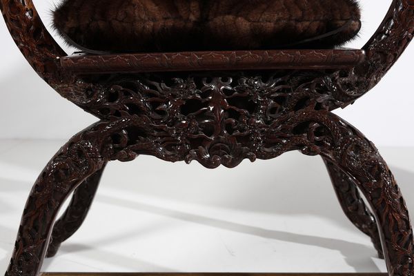 Arte Cinese : Guanyin in bronzo dorato in stile Wei Cina, XIX secolo  - Asta Asta 392 | ARTE ORIENTALE E ISLAMICA - ARTE AFRICANA, OCEANICA E DELLE AMERICHE - EAST AND SOUTH: ASIAN, ISLAMIC, INDIAN AND ETHNOGRAPIC ART Online - Associazione Nazionale - Case d'Asta italiane