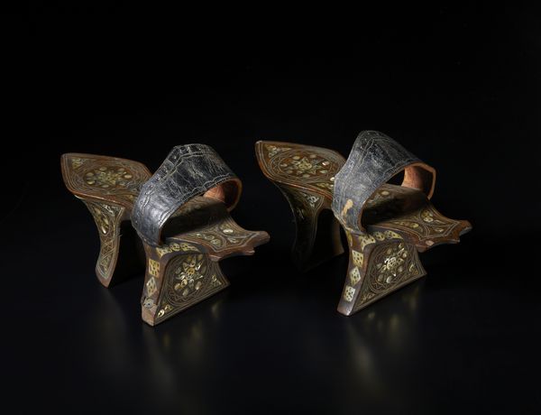 Arte Cinese : Tabacchiera in giada verde melaCina, dinastia Qing, XIX secolo  - Asta Asta 392 | ARTE ORIENTALE E ISLAMICA - ARTE AFRICANA, OCEANICA E DELLE AMERICHE - EAST AND SOUTH: ASIAN, ISLAMIC, INDIAN AND ETHNOGRAPIC ART Online - Associazione Nazionale - Case d'Asta italiane