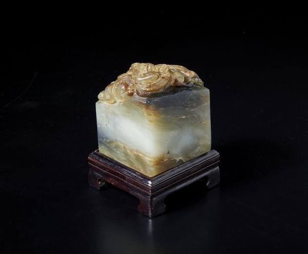 Arte Islamica : Bricco con invetriatura turchese Iran, XII-XIII secolo  - Asta Asta 392 | ARTE ORIENTALE E ISLAMICA - ARTE AFRICANA, OCEANICA E DELLE AMERICHE - EAST AND SOUTH: ASIAN, ISLAMIC, INDIAN AND ETHNOGRAPIC ART Online - Associazione Nazionale - Case d'Asta italiane