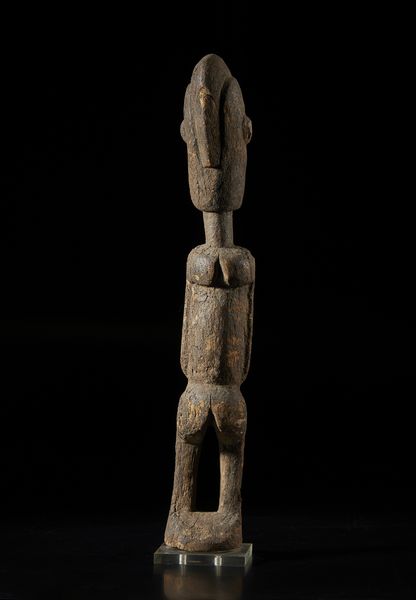 Arte Islamica : Grande caraffa in rame inciso Kashmir, XIX secolo  - Asta Asta 392 | ARTE ORIENTALE E ISLAMICA - ARTE AFRICANA, OCEANICA E DELLE AMERICHE - EAST AND SOUTH: ASIAN, ISLAMIC, INDIAN AND ETHNOGRAPIC ART Online - Associazione Nazionale - Case d'Asta italiane