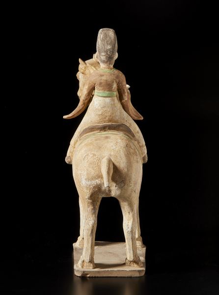 Arte Cinese : Figura in terracotta policromaCina, dinastia Han, I secolo  - Asta Asta 392 | ARTE ORIENTALE E ISLAMICA - ARTE AFRICANA, OCEANICA E DELLE AMERICHE - EAST AND SOUTH: ASIAN, ISLAMIC, INDIAN AND ETHNOGRAPIC ART Online - Associazione Nazionale - Case d'Asta italiane