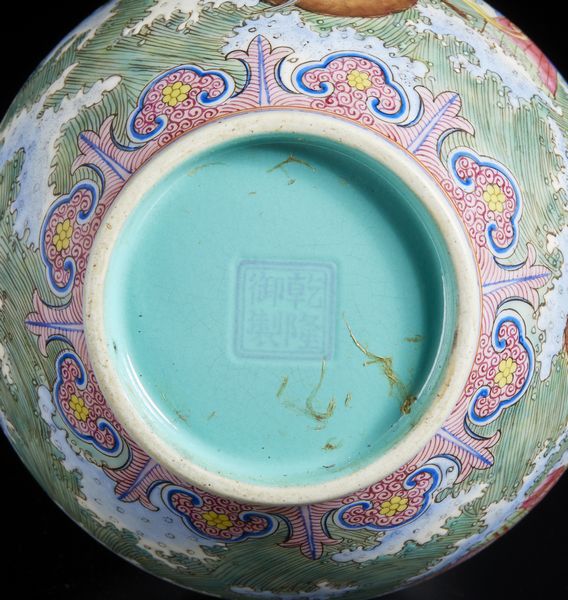 Arte Cinese : Tazza Qingbai con fiori di loto Cina, dinastia Song, XII secolo  - Asta Asta 392 | ARTE ORIENTALE E ISLAMICA - ARTE AFRICANA, OCEANICA E DELLE AMERICHE - EAST AND SOUTH: ASIAN, ISLAMIC, INDIAN AND ETHNOGRAPIC ART Online - Associazione Nazionale - Case d'Asta italiane