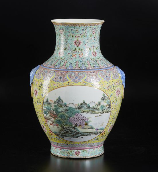 Arte Cinese : Scatola in porcellana con drago. Cina, dinastia Qing, periodo Qianlong o posteriore.  - Asta Asta 392 | ARTE ORIENTALE E ISLAMICA - ARTE AFRICANA, OCEANICA E DELLE AMERICHE - EAST AND SOUTH: ASIAN, ISLAMIC, INDIAN AND ETHNOGRAPIC ART Online - Associazione Nazionale - Case d'Asta italiane