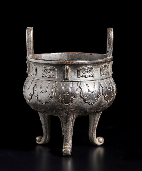 Arte Cinese : Cinque figure in porcellana DehuaCina, Qing, XIX secolo  - Asta Asta 392 | ARTE ORIENTALE E ISLAMICA - ARTE AFRICANA, OCEANICA E DELLE AMERICHE - EAST AND SOUTH: ASIAN, ISLAMIC, INDIAN AND ETHNOGRAPIC ART Online - Associazione Nazionale - Case d'Asta italiane