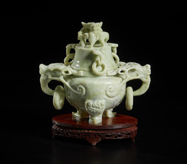 Arte Cinese : Coppia di vasi con decorazione figurativa.Cina, dinastia Qing, XIX secolo.  - Asta Asta 392 | ARTE ORIENTALE E ISLAMICA - ARTE AFRICANA, OCEANICA E DELLE AMERICHE - EAST AND SOUTH: ASIAN, ISLAMIC, INDIAN AND ETHNOGRAPIC ART Online - Associazione Nazionale - Case d'Asta italiane